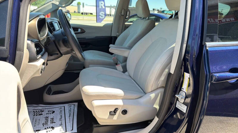 2017 Chrysler Pacifica LX