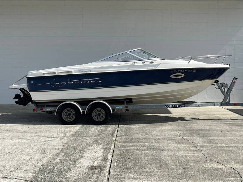 2008 Bayliner 210 Discovery