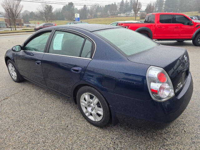 2006 Nissan Altima for sale at QUEENSGATE AUTO SALES in York, PA