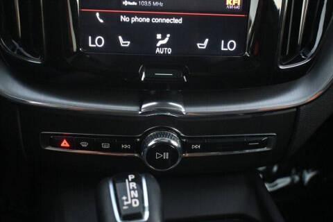 2020 Volvo XC60 T5 Momentum