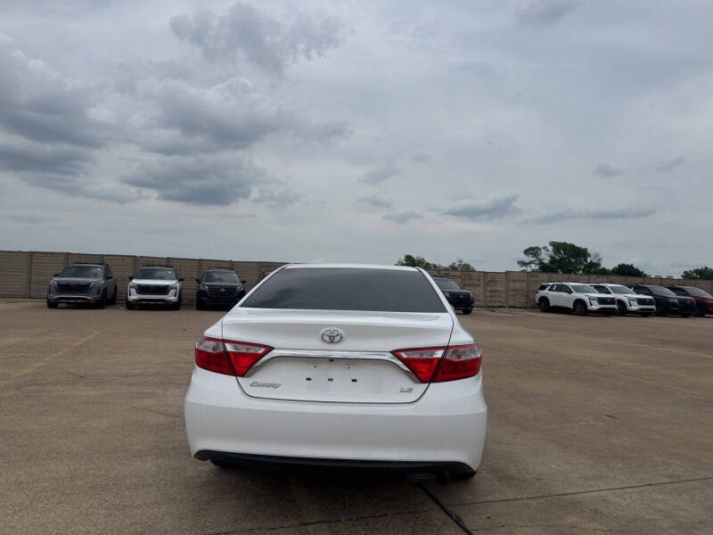 2017 Toyota Camry LE