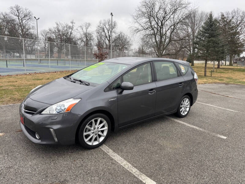 2012 Toyota Prius v Five