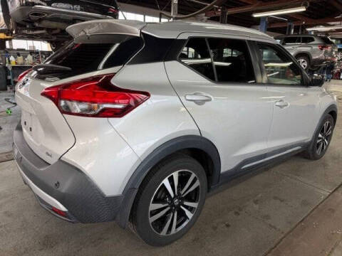 2020 Nissan Kicks SR