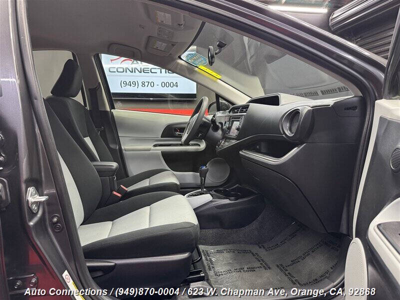 2014 Toyota Prius c Three
