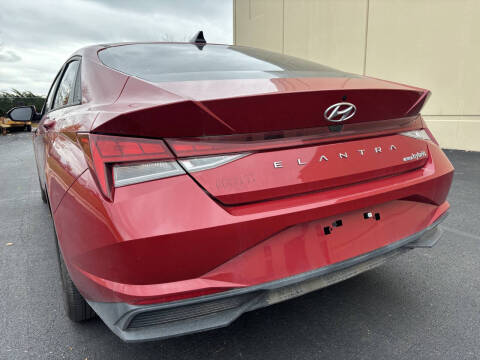 2022 Hyundai Elantra Hybrid Blue