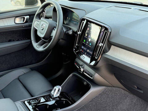 2026 Volvo XC40 B5 Plus