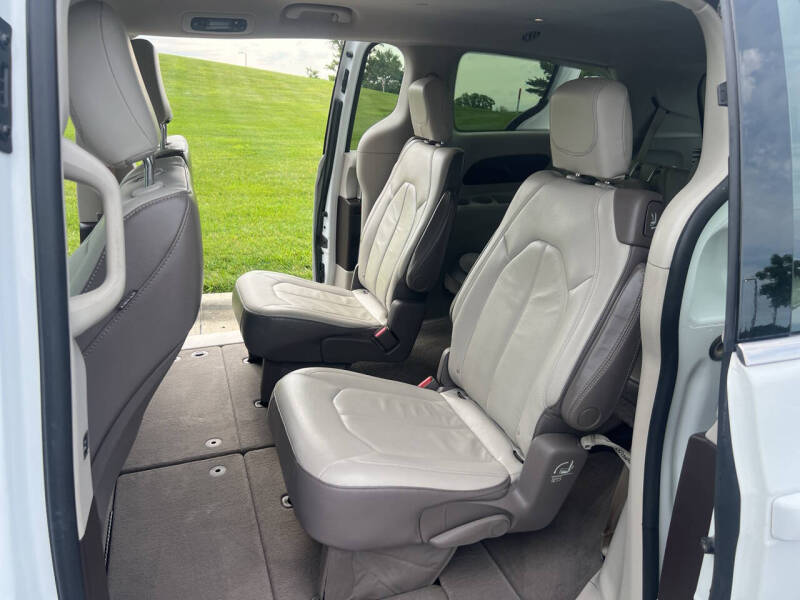 2017 Chrysler Pacifica Touring Plus