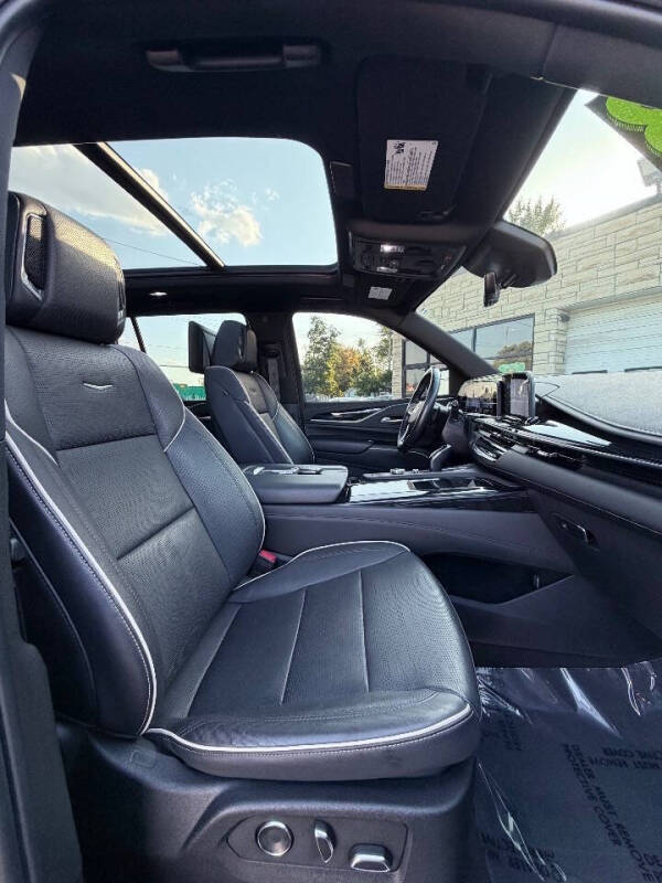 2023 Cadillac Escalade Sport