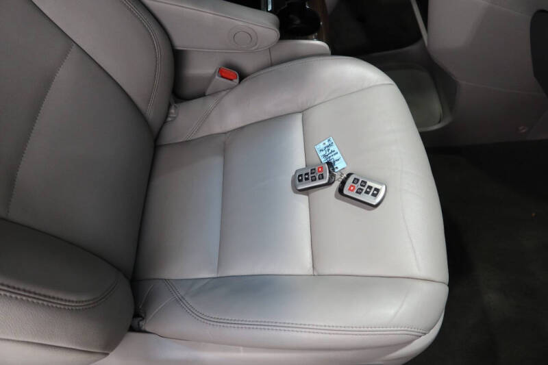 2017 Toyota Sienna XLE 8-Passenger