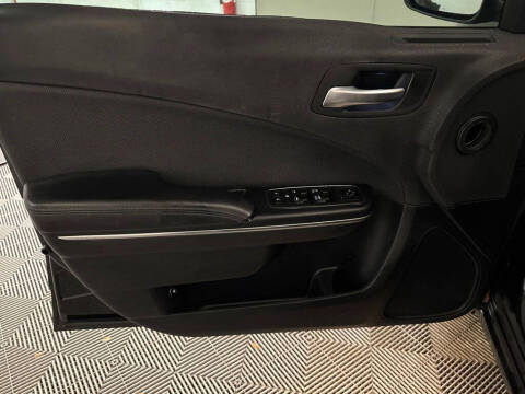 2017 Dodge Charger SE