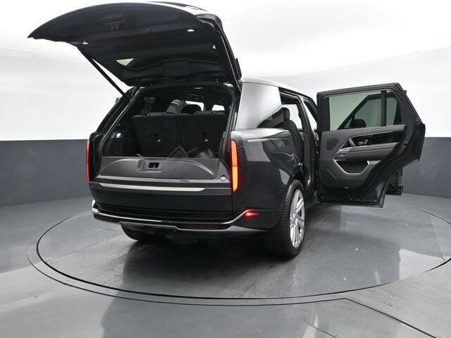 2023 Land Rover Range Rover P400 SE LWB