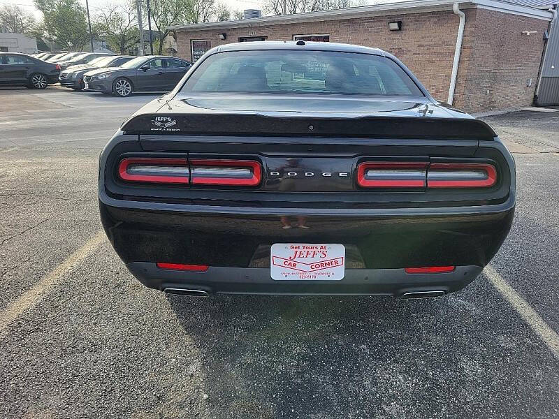 2015 Dodge Challenger SXT