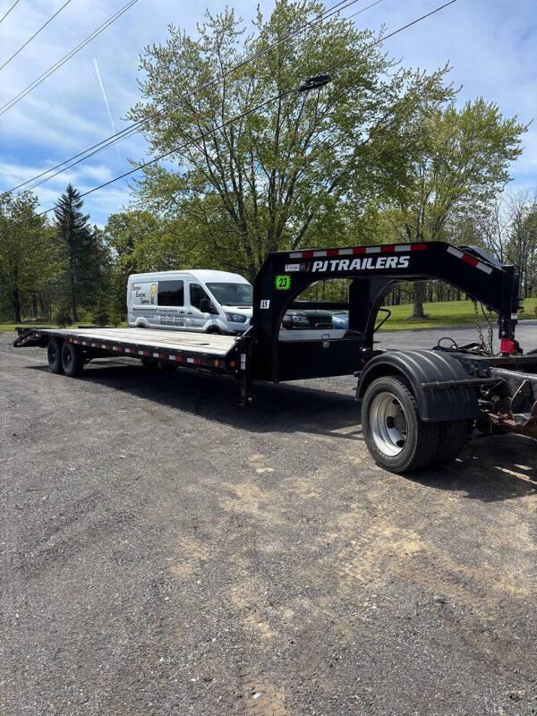 2023 PJ Trailers LS Deckover Equipment Trailer