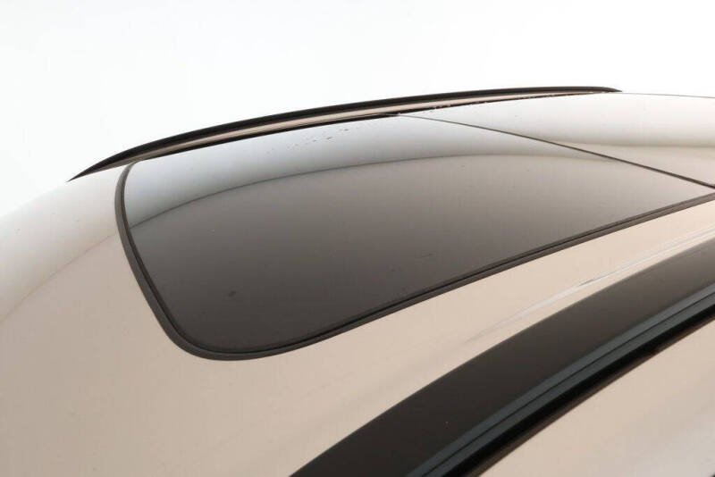 2025 Volvo XC60 T8 Ultra Dark Theme