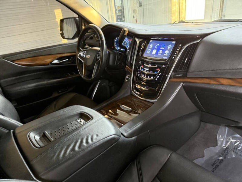 2016 Cadillac Escalade ESV Luxury Collection