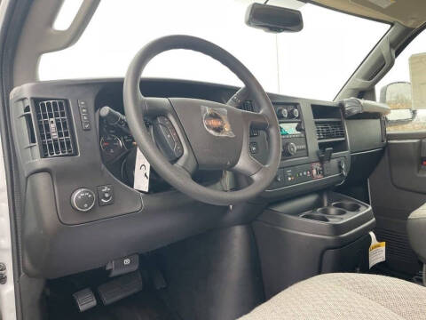 2025 GMC Savana 3500