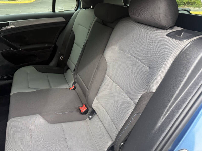 2016 Volkswagen e-Golf SE