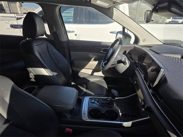 2025 Kia Carnival EX