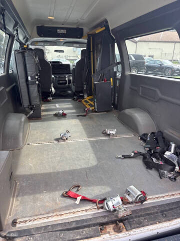 2013 Ford E-Series E-350 SD