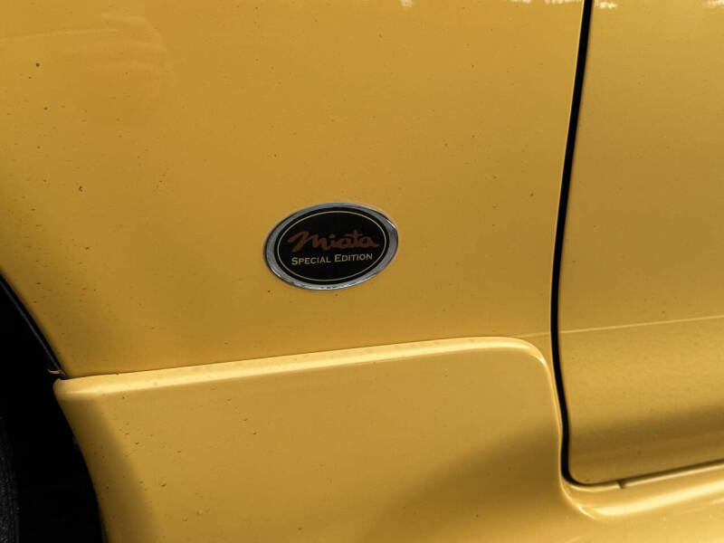 2002 Mazda MX-5 Miata SE