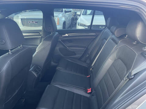 2016 Volkswagen Golf R 4Motion