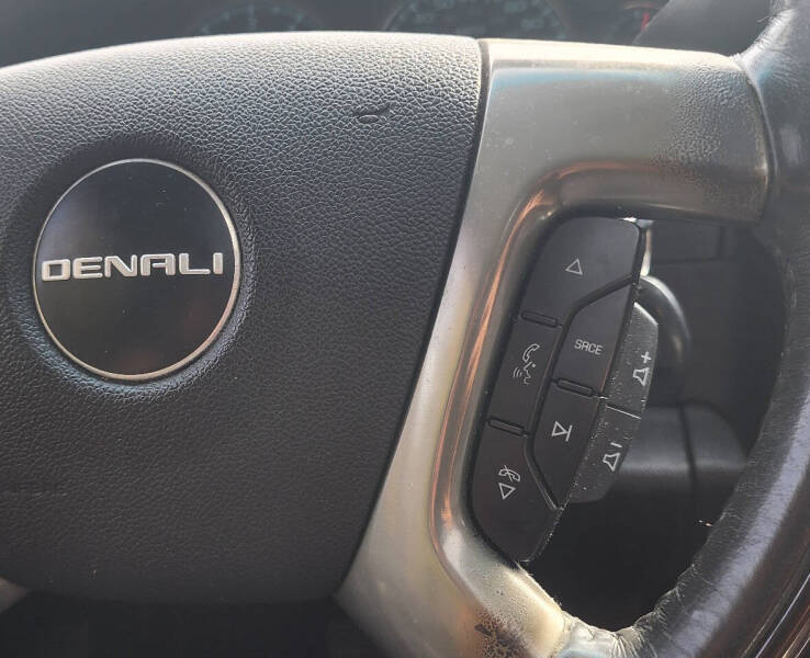 2009 GMC Yukon XL Denali