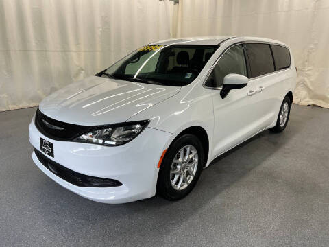 2022 Chrysler Voyager LX