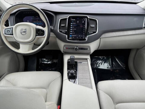 2023 Volvo XC90 B5 Plus Bright Theme