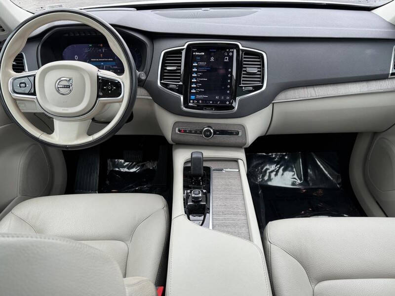 2023 Volvo XC90 B5 Plus Bright Theme