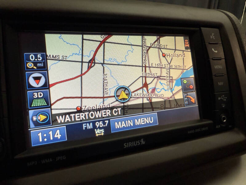 2012 Volkswagen Routan SE