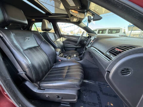 2023 Chrysler 300 S V6