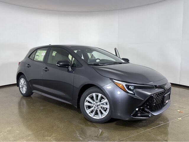 2026 Toyota Corolla Hatchback SE's photo