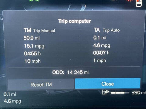 2025 Volvo XC60 B5 Plus Dark Theme