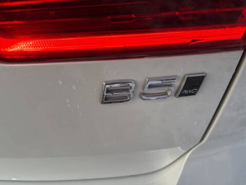 2025 Volvo XC60 B5 Core Dark Theme