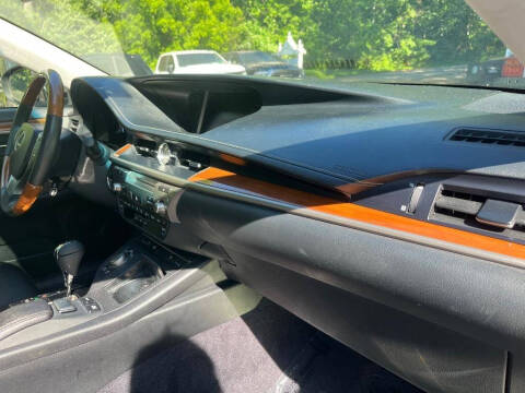 2013 Lexus ES 300h