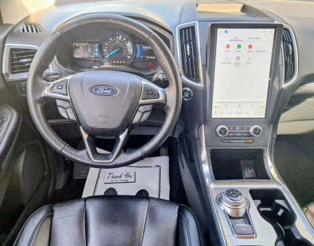 2022 Ford Edge Titanium