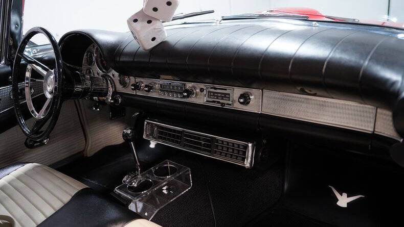 1957 Ford Thunderbird