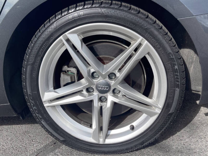 2017 Audi A4 2.0T quattro Premium Plus