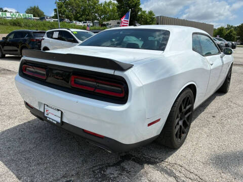 2015 Dodge Challenger R/T Scat Pack Shaker