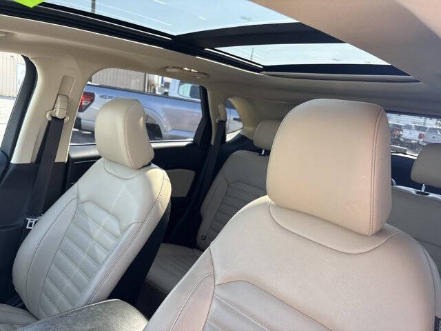 2022 Ford Edge SEL
