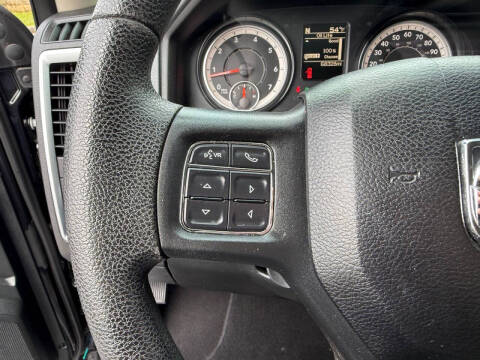 2017 RAM 1500 SLT