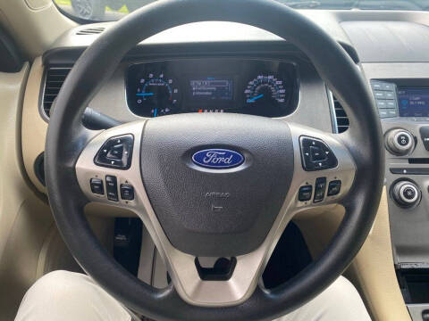 2015 Ford Taurus
