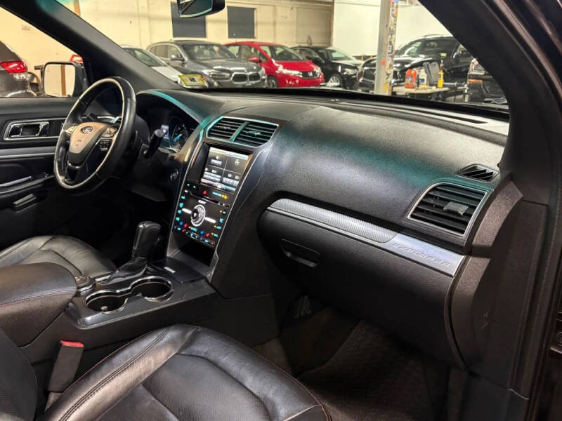 2016 Ford Explorer Sport