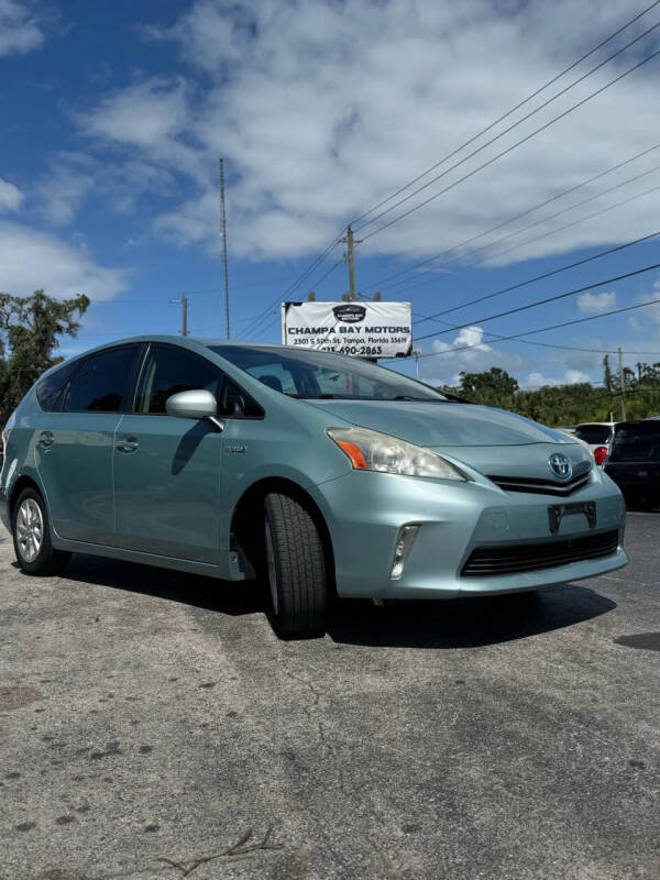 2014 Toyota Prius v Three