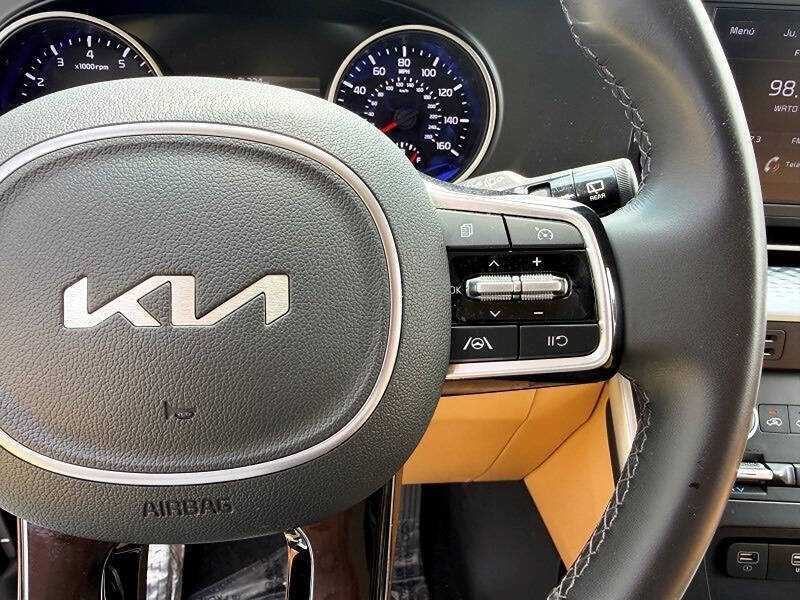 2024 Kia Carnival LX