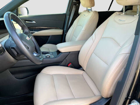 2024 Cadillac XT4 Premium Luxury