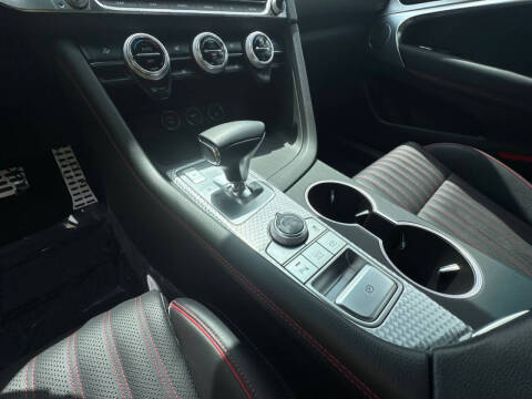 2023 Genesis G70