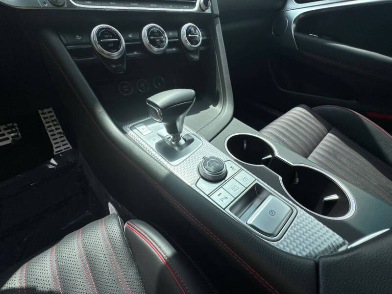 2023 Genesis G70
