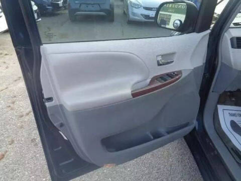 2012 Toyota Sienna XLE 8-Passenger