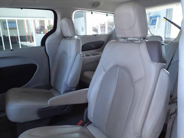 2021 CHRYSLER Pacifica Minivan - $22,397